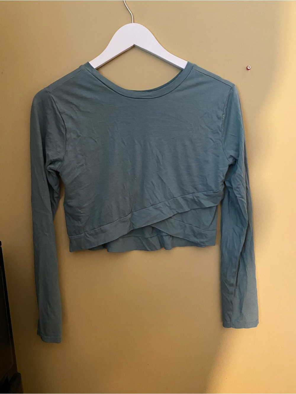 Beyond Yoga  Light TealLong-Sleeve Cropped Top, XS